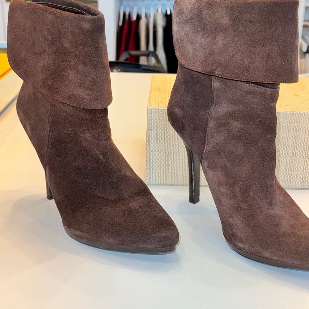 Lauren Ralph Lauren brown suede booties - Picture 12 of 12